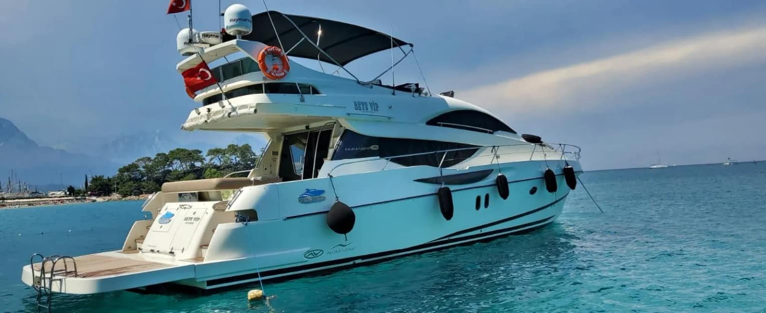 Charter a 19m 3 Cabin Motor Yacht in Kemer