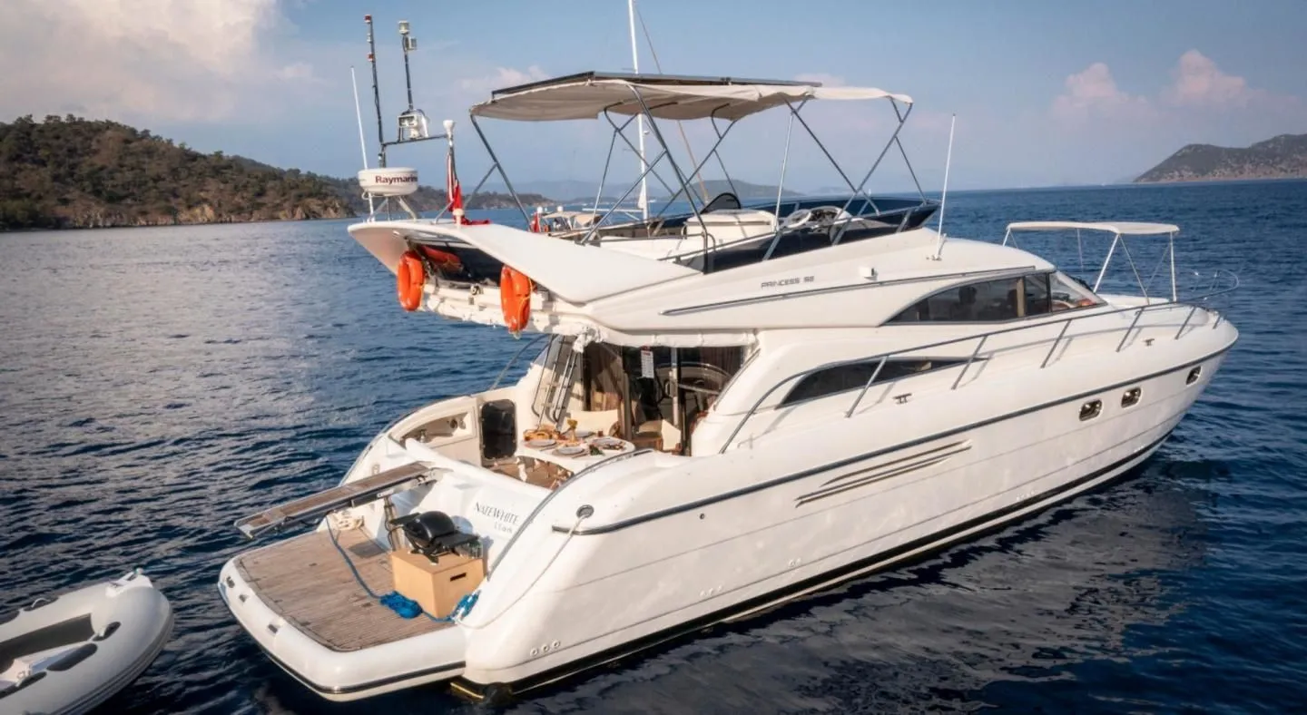 NateWhite 56: Konforlu Flybridge ve Klima Keyfi - Fotoğraf 2