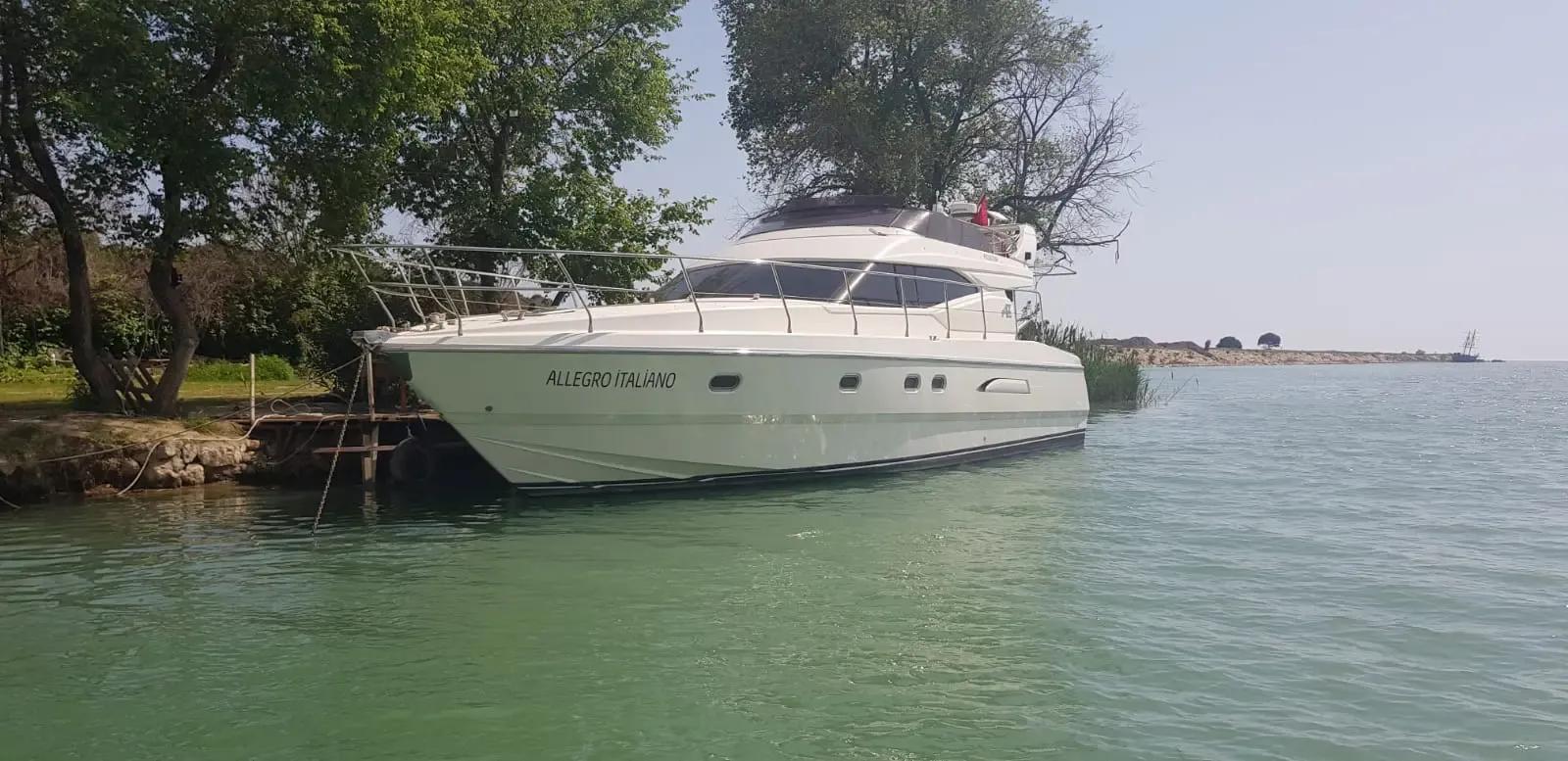 Antalya Kiralık Azimut 42 13.78m Motoryat - Fotoğraf 1