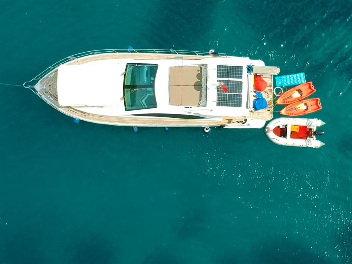 Арендуйте 13м Azimut 43 S моторная яхта в Гёчек - Fotoğraf 4
