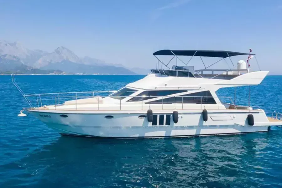 Charter a 15m Azimut 45 Motor Yacht in Kemer - Fotoğraf 1