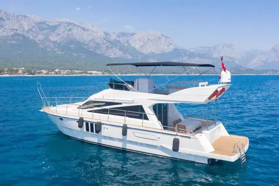Charter a 15m Azimut 45 Motor Yacht in Kemer - Fotoğraf 5