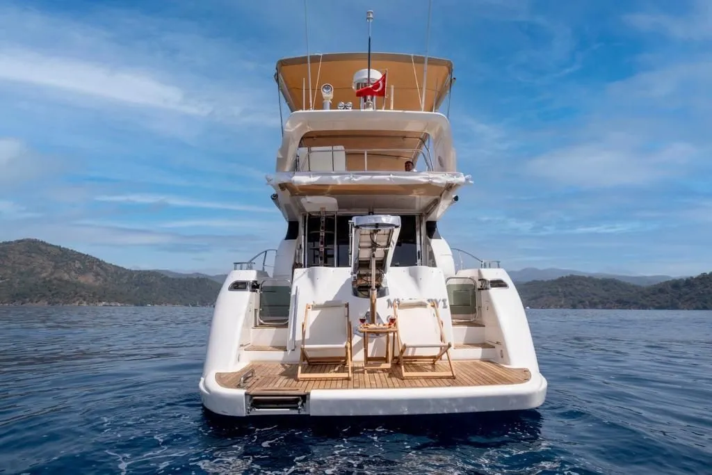 Взять в чартер 17м Azimut 52 в Гёчек - Fotoğraf 4