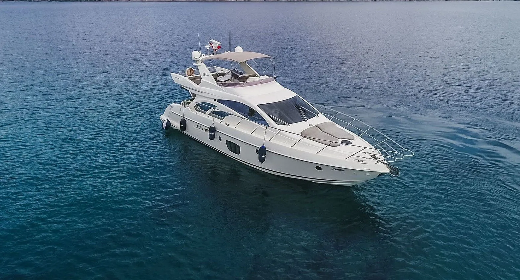Charter a 17.5m Motor Yacht Azimut 55 in Bodrum - Fotoğraf 5