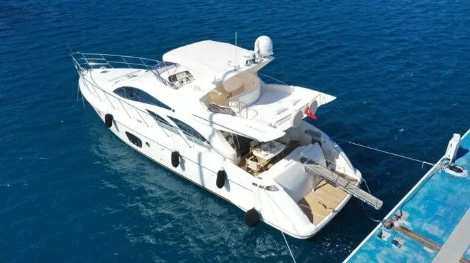 Rent a 18.5m Motor Yacht Azimut 55 in Marmaris - Fotoğraf 3
