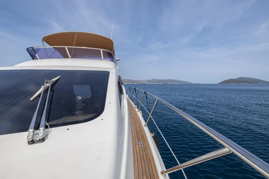 Bodrum 18m Kiralık Azimut 55 Motoryat - Fotoğraf 3