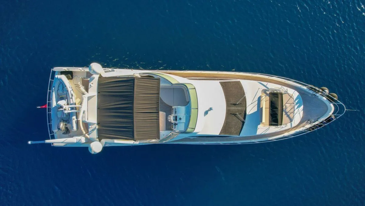 Charter a 23m Motor Yacht Azimut 75 in Bodrum - Fotoğraf 5