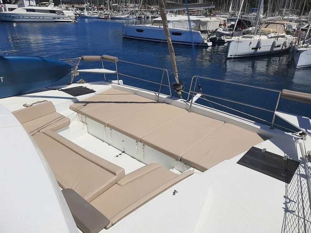 Explore Marmaris on a 12.37m Bali 4.1 Catamaran Rental - Fotoğraf 5