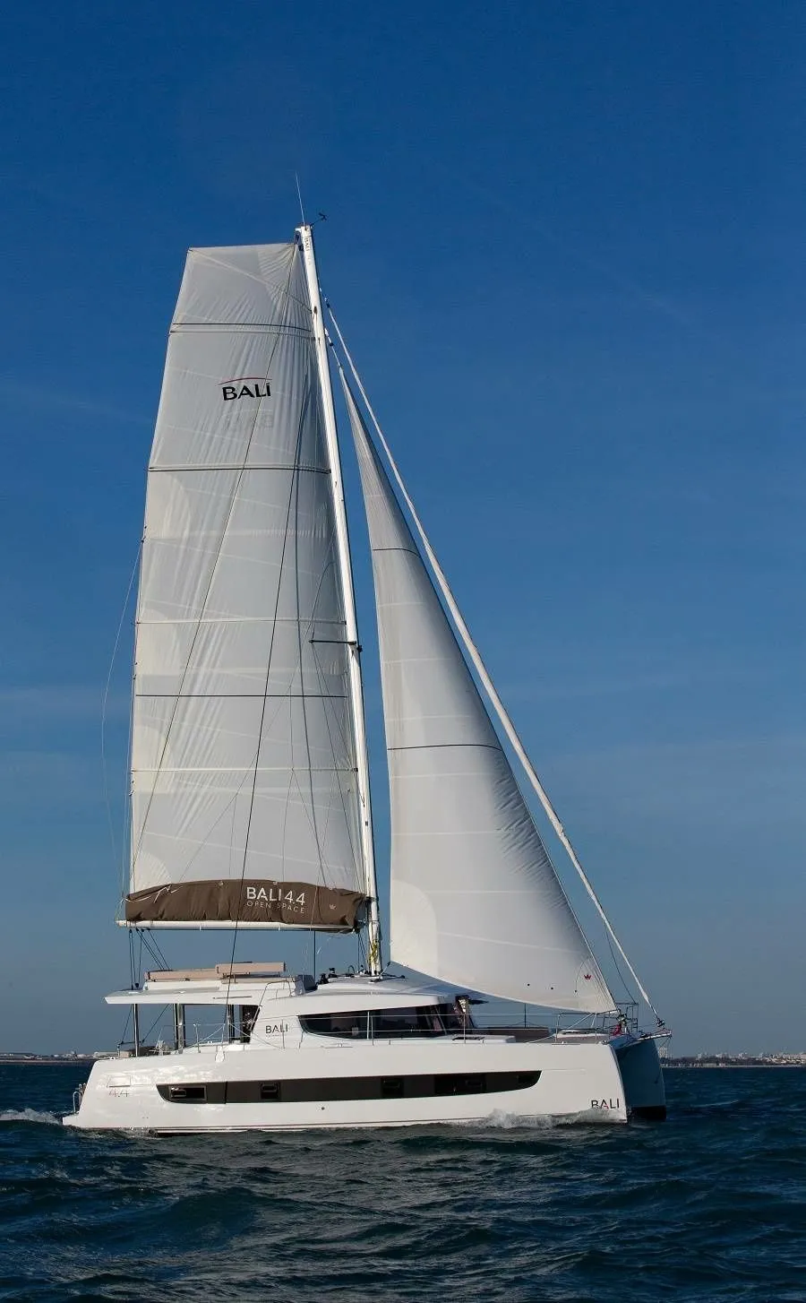 Rent a 13.5m Bali 4.4 Catamaran in Göcek - Fotoğraf 4