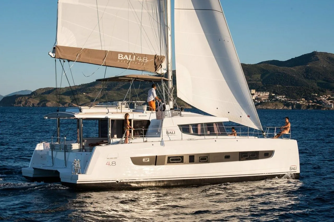 Honour 4.8: Konforlu Catamaran Tatili - Fotoğraf 3