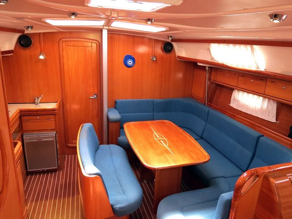 Rent a 12.99m Bavaria 42 Cruiser Sailing Yacht in Göcek - Fotoğraf 4