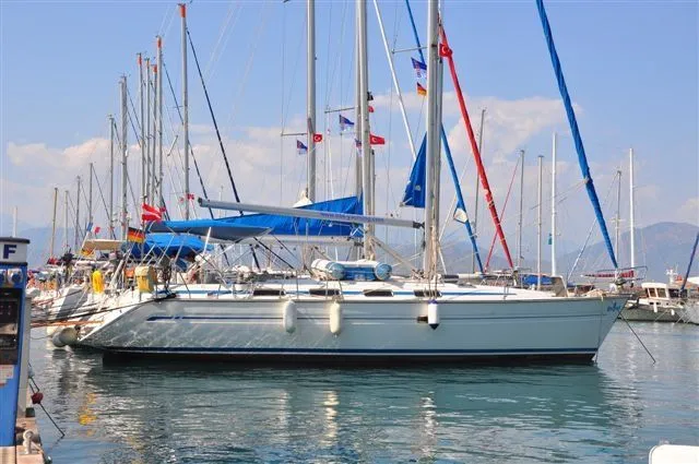 Rent a 13.4m Sailing Yacht Bavaria 42 Cruiser in Fethiye - Fotoğraf 4