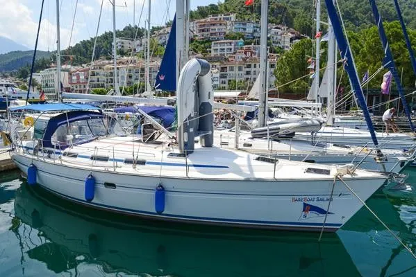 Rent a 13.4m Sailing Yacht Bavaria 42 Cruiser in Fethiye - Fotoğraf 3