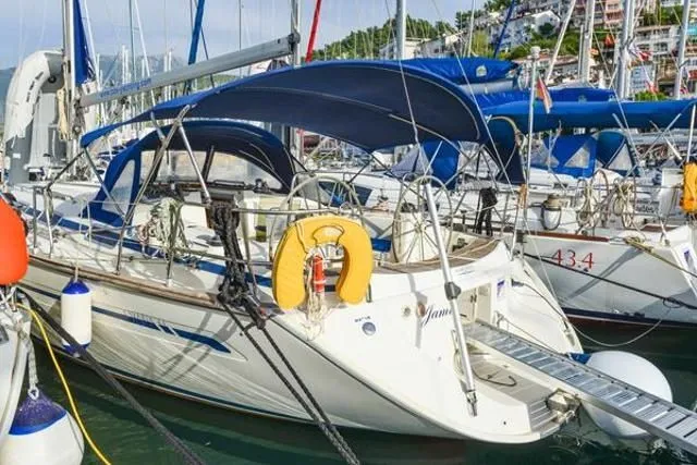 Charter a 13.95m Bavaria 44 Sailing Yacht in Fethiye - Fotoğraf 1