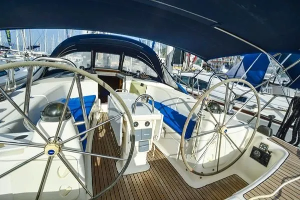 Charter a 13.95m Bavaria 44 Sailing Yacht in Fethiye - Fotoğraf 4