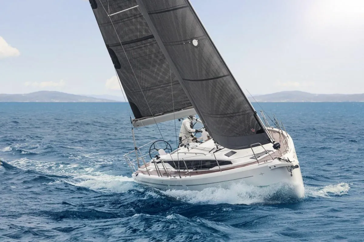 Xenia C38: Konforlu 3 Kabin, Fırınlı Yelken Keyfi - Fotoğraf 5
