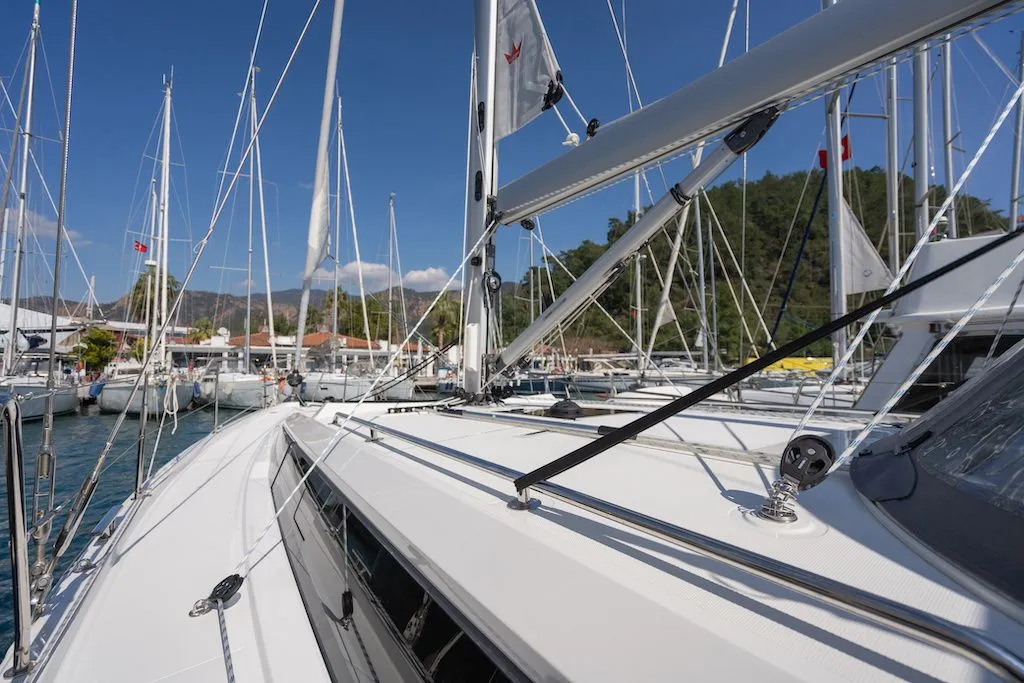Marmaris 12.4m Kiralık 3 Kabinli Yelkenli Yat - Fotoğraf 4