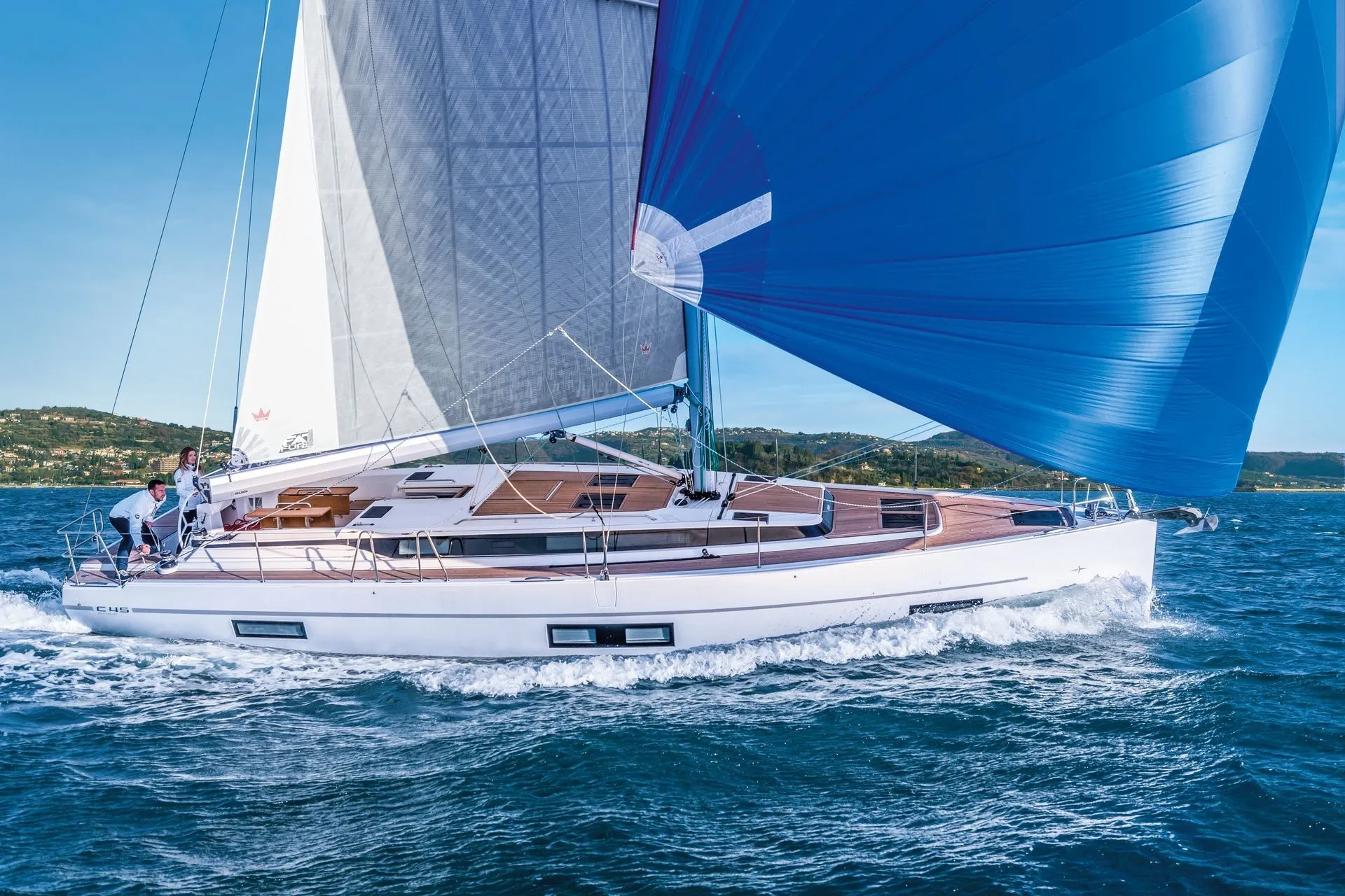 Charter a 13.98m Bavaria C45 Sailing Yacht in Göcek - Fotoğraf 2