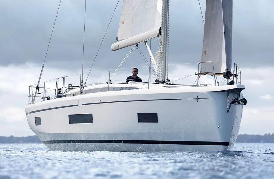 Charter a 14.91m Bavaria C46 in Göcek - Fotoğraf 1