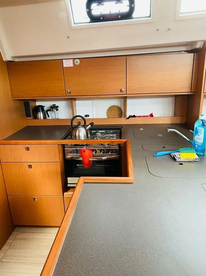Rent a 15.55m Bavaria C50 in Göcek - Fotoğraf 3