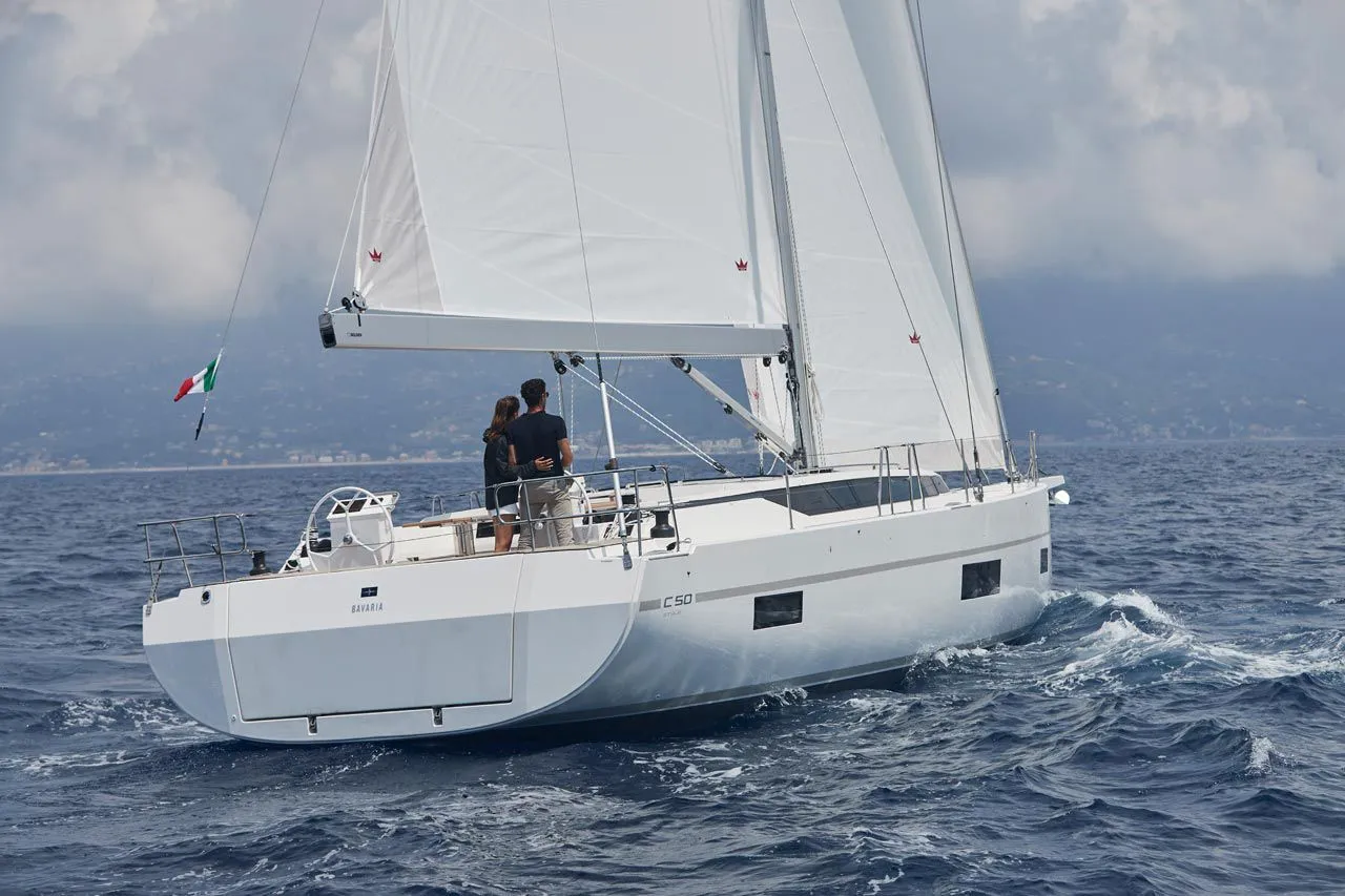 Rent a 15.55m Bavaria C50 Sailing Yacht in Göcek - Fotoğraf 4
