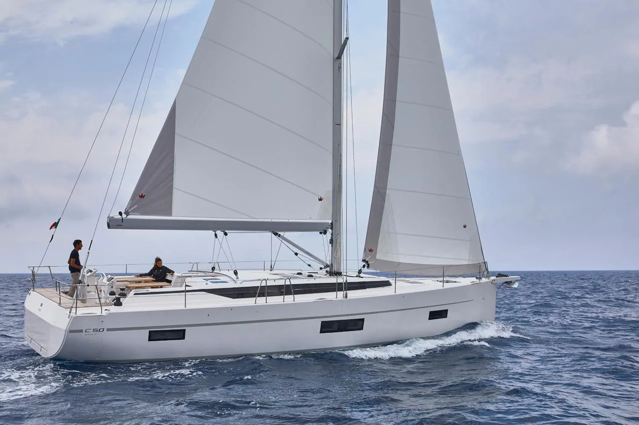 Rent a 15.55m Bavaria C50 Sailing Yacht in Göcek - Fotoğraf 3
