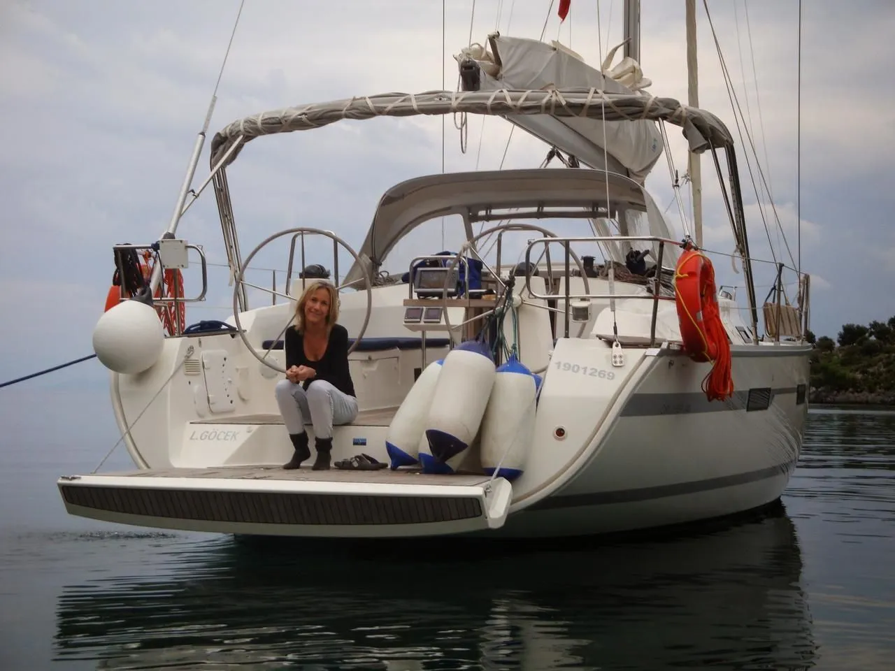 Арендуйте 12.35м Bavaria Cruiser 40 парусная яхта в Гёчек - Fotoğraf 1