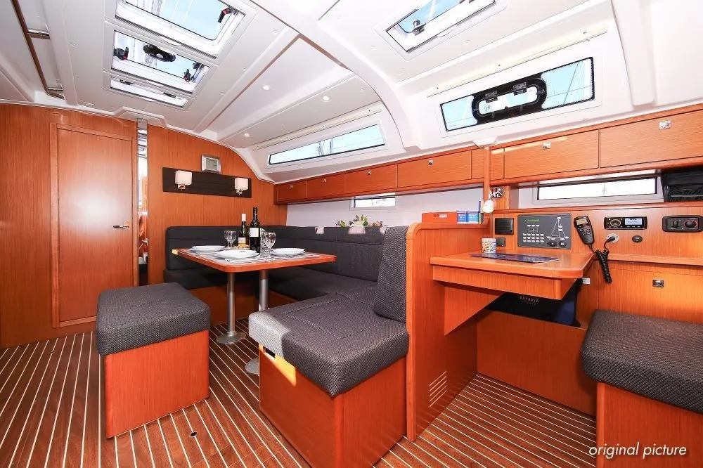 Fethiye 12.35m Kiralık Bavaria Cruiser 41 Yelkenli Yat - Fotoğraf 4