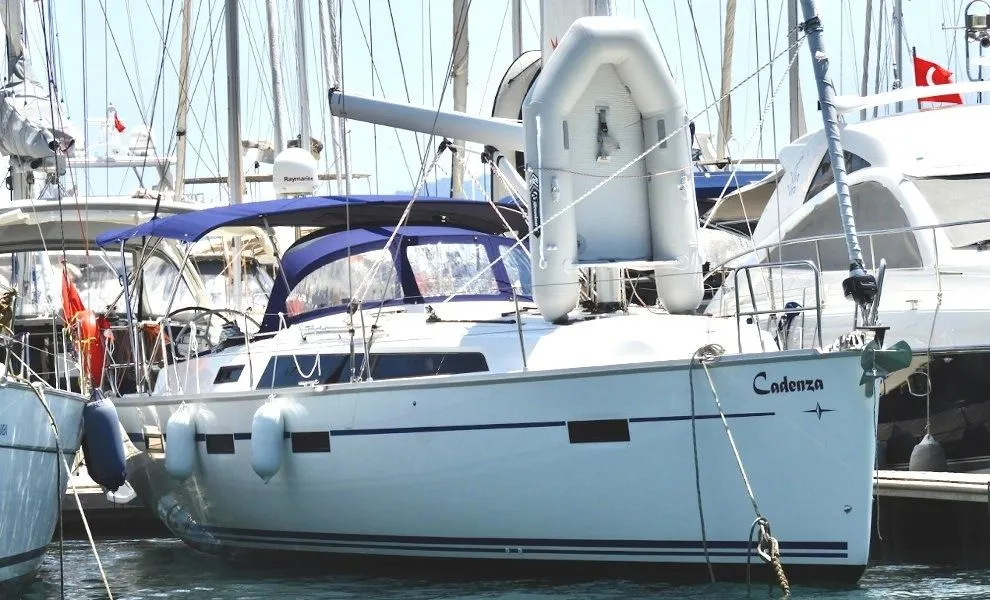 Rent a 12.35m Bavaria Cruiser 41 in Göcek - Fotoğraf 2