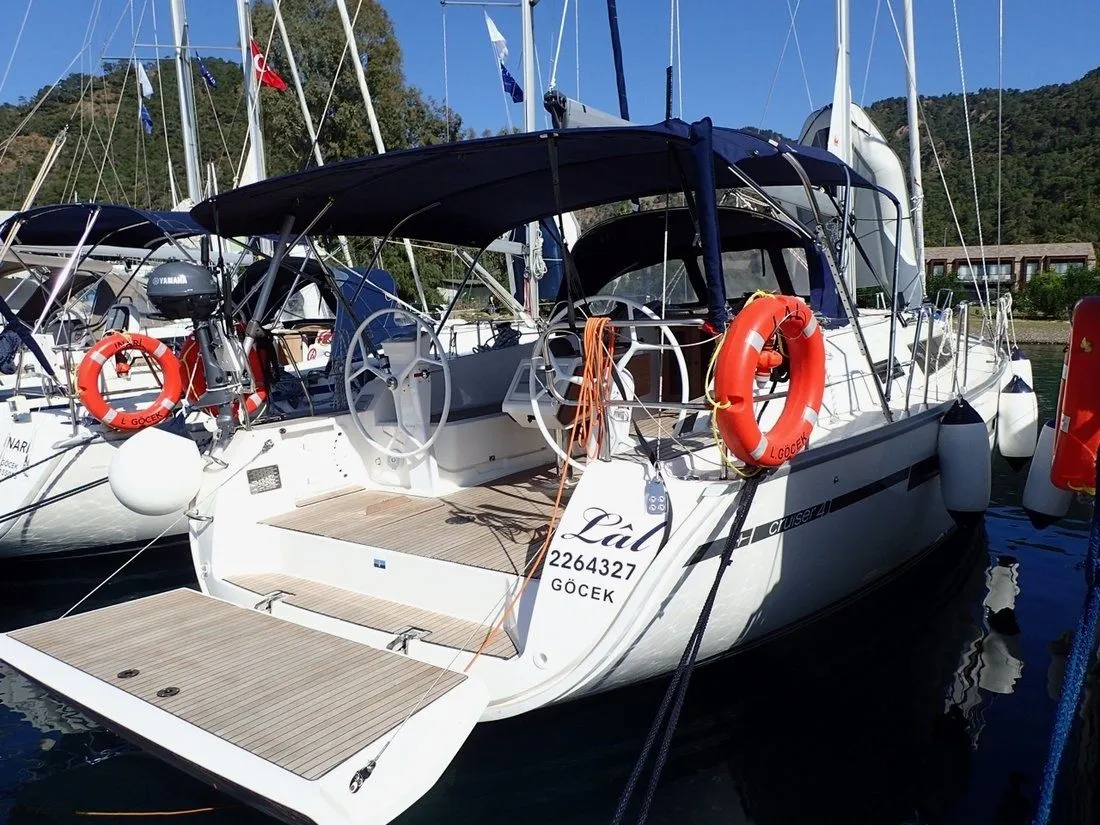 Explore Göcek on a 12.35m 3 Cabin Sailing Yacht Rental - Fotoğraf 3