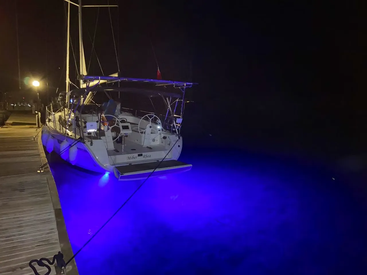 Charter a 12.35m Bavaria Cruiser 41 Sailing Yacht in Fethiye - Fotoğraf 5