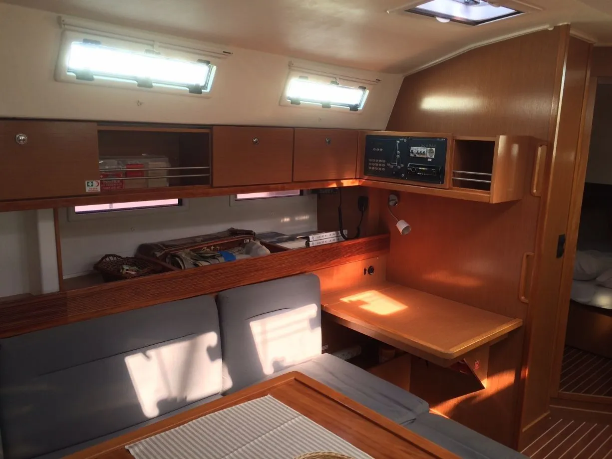 Rent a 14.27m Bavaria Cruiser 45 Sailing Yacht in Fethiye - Fotoğraf 5