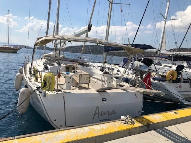 Aura 1: Spacious Cruiser with 3 Toilets & Oven - Fotoğraf 1