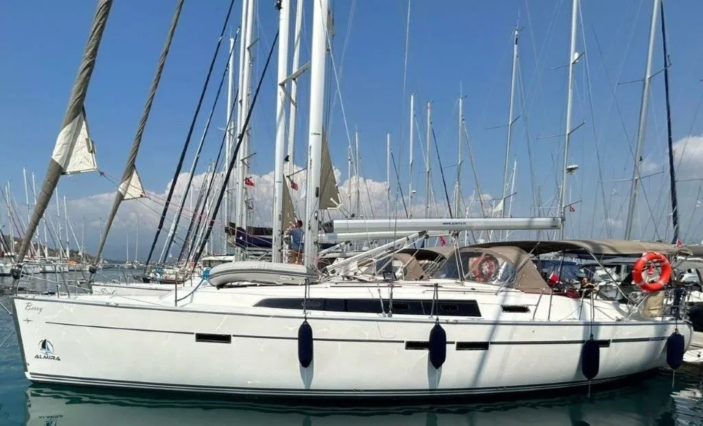 Charter a 14.91m Sailing Yacht Bavaria Cruiser 46 in Fethiye - Fotoğraf 5