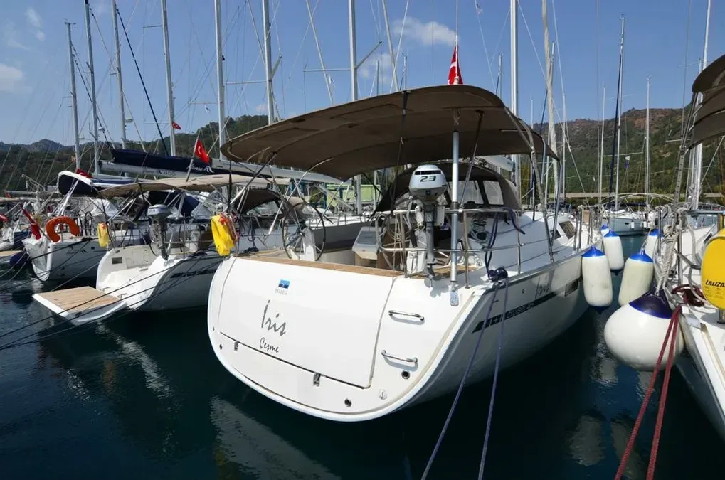 Explore Göcek on a 14.27m Rental Sailing Yacht Bavaria Cruiser 46 - Fotoğraf 3