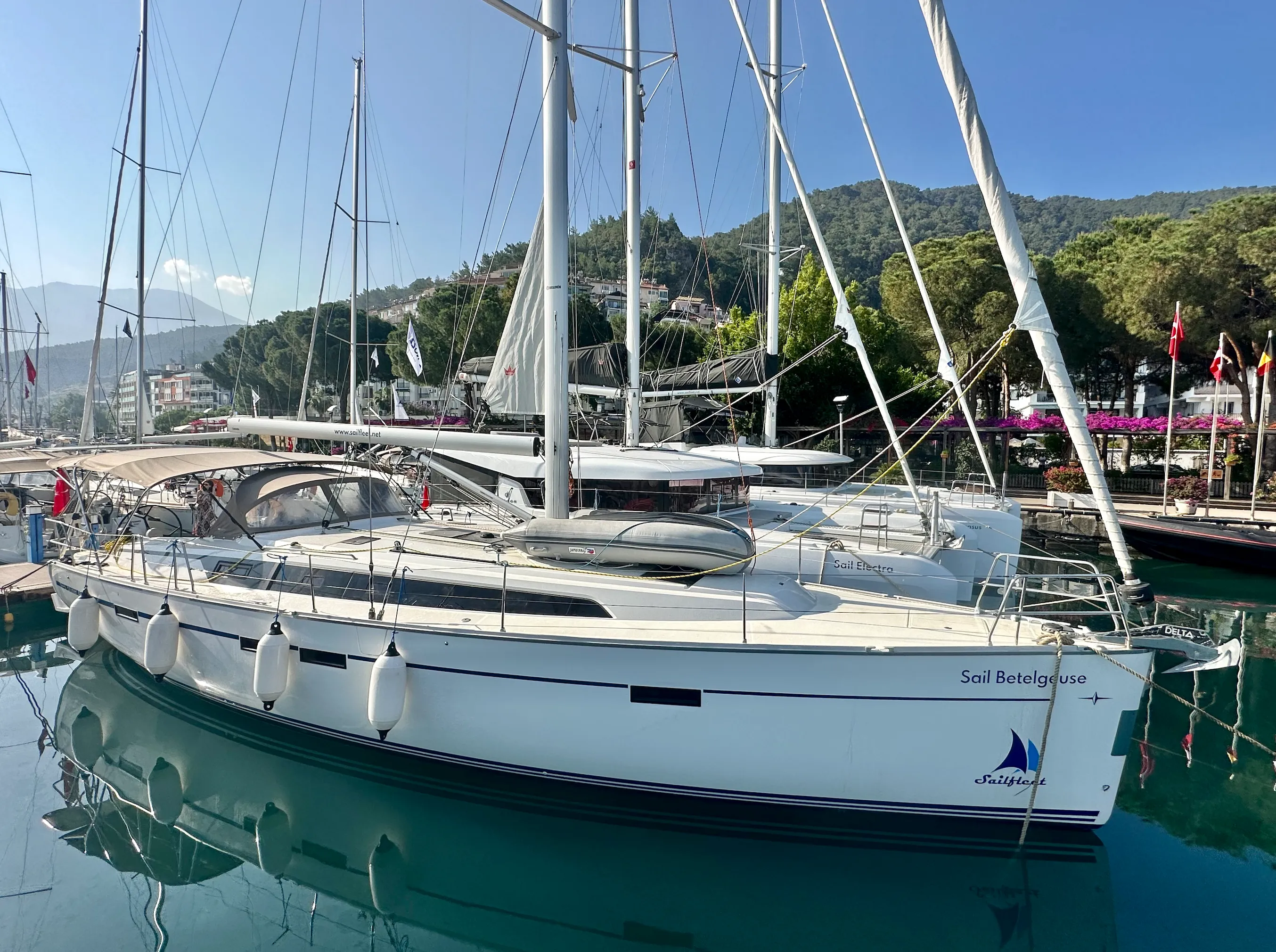 Fethiye Kiralık 4 Kabinli 14.27m Yelkenli Yat - Fotoğraf 4