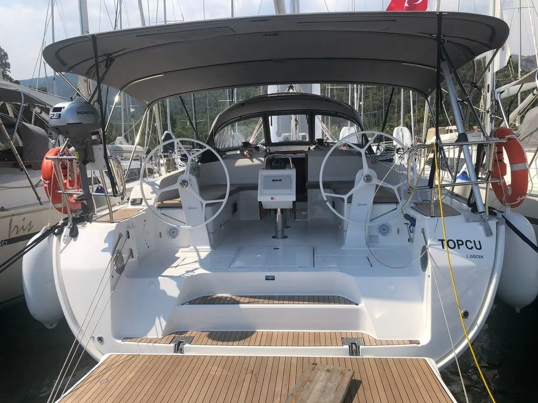 Rent a 14.27m Bavaria Cruiser 46 in Göcek - Fotoğraf 1