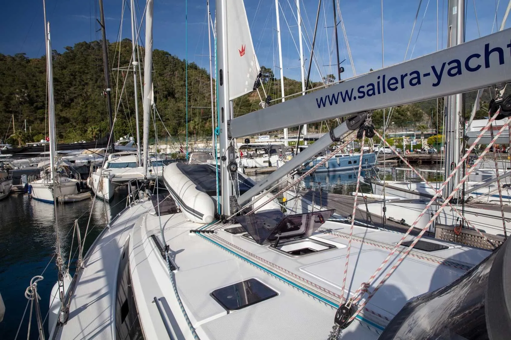 Marmaris 13.6m Kiralık Bavaria Cruiser 46 - Fotoğraf 4