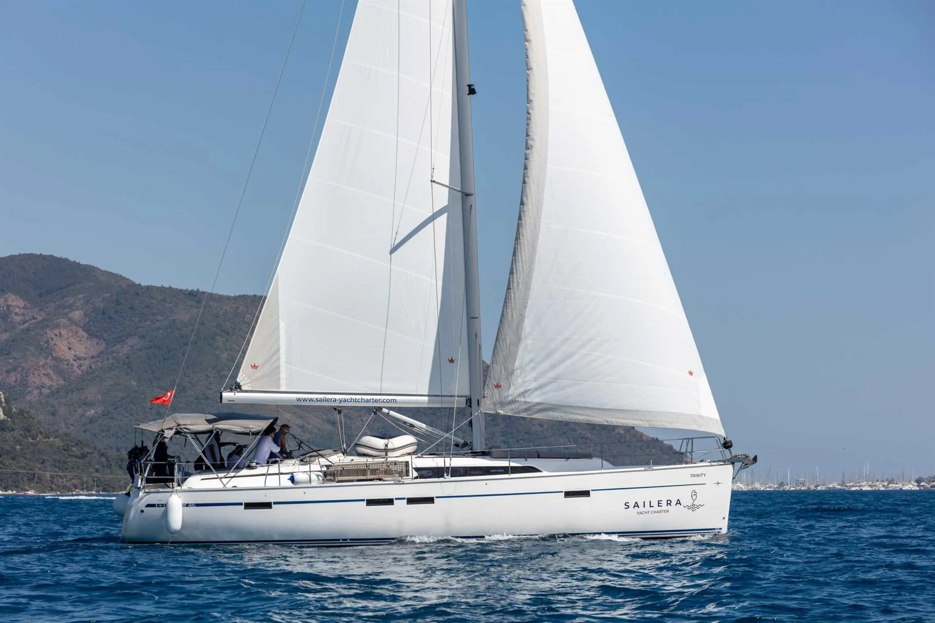Marmaris 13.6m Kiralık Bavaria Cruiser 46 - Fotoğraf 3