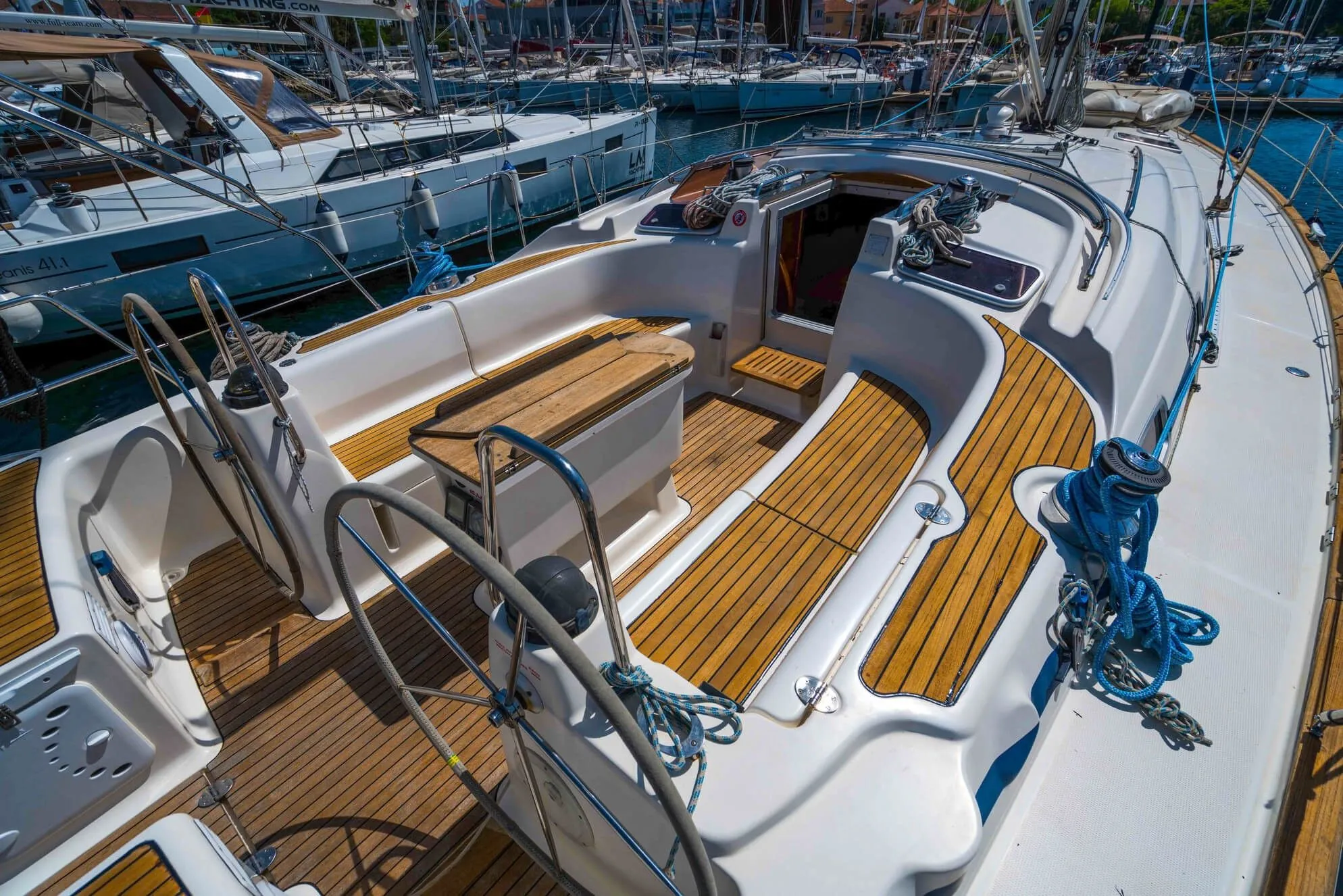 Rent a 15.57m Bavaria Cruiser 50 Sailing Yacht in Marmaris - Fotoğraf 5