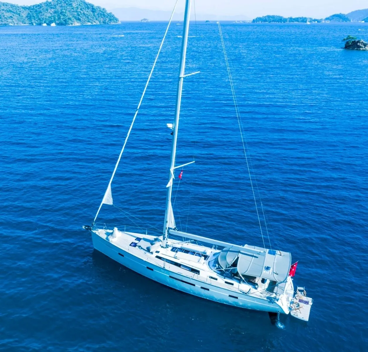 Арендуйте 16.75м Bavaria Cruiser 56 парусная яхта в Гёчек - Fotoğraf 1
