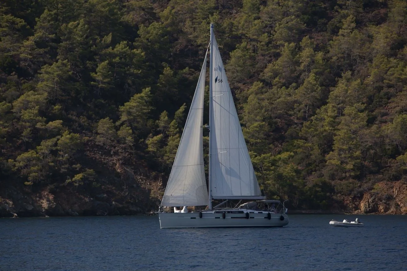 Арендуйте 16.75м Bavaria Cruiser 56 парусная яхта в Гёчек - Fotoğraf 3