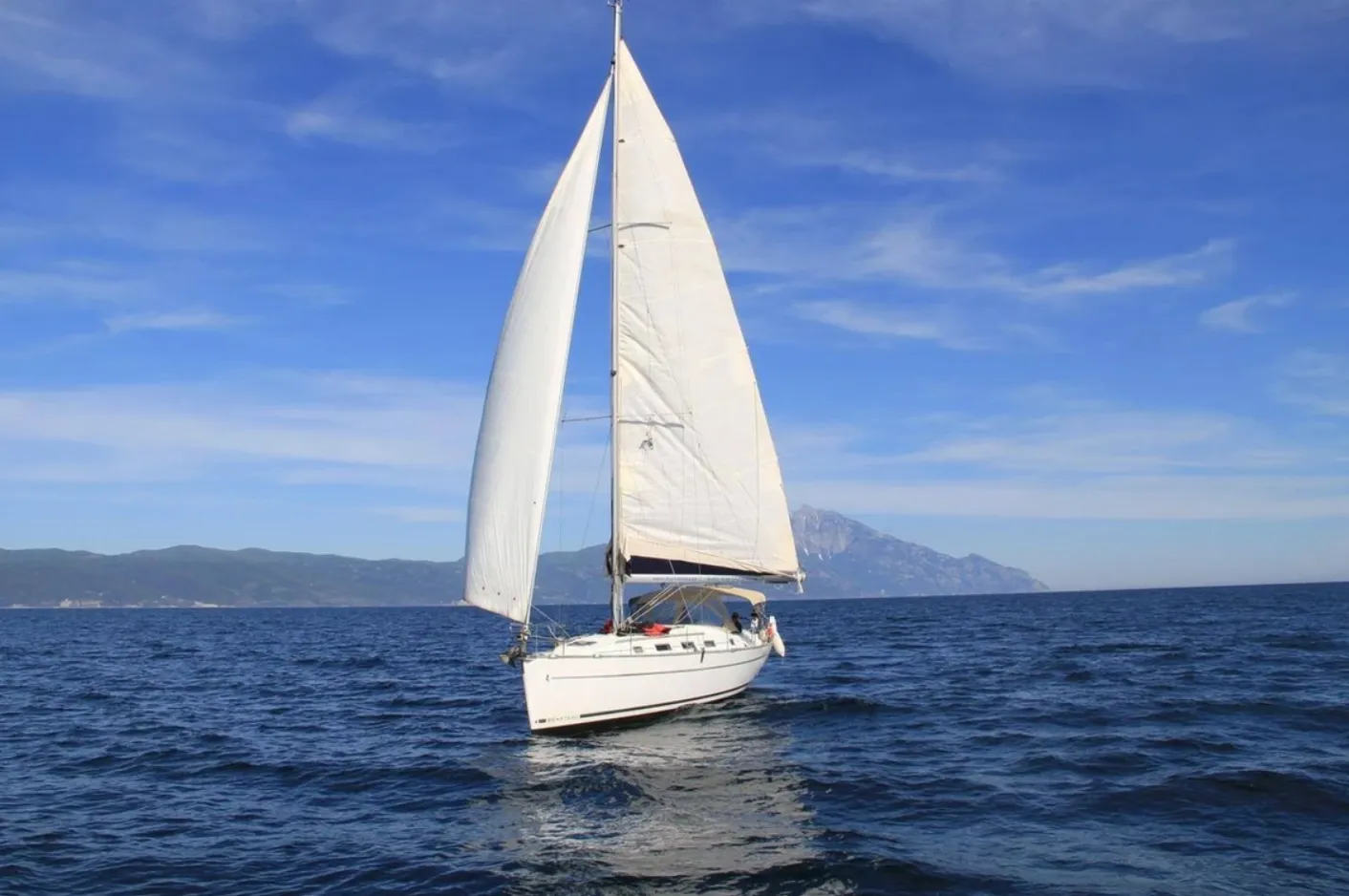 Rent a 11.98m Beneteau Cyclades 39.3 in Fethiye - Fotoğraf 1