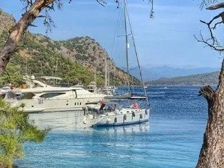 Rent a 11.97m Beneteau Cyclades 39.3 Sailing Yacht in Fethiye - Fotoğraf 1
