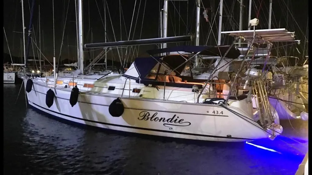 Marmaris Kiralık Beneteau Cyclades 43.4 13.26m Yelkenli Yat - Fotoğraf 3
