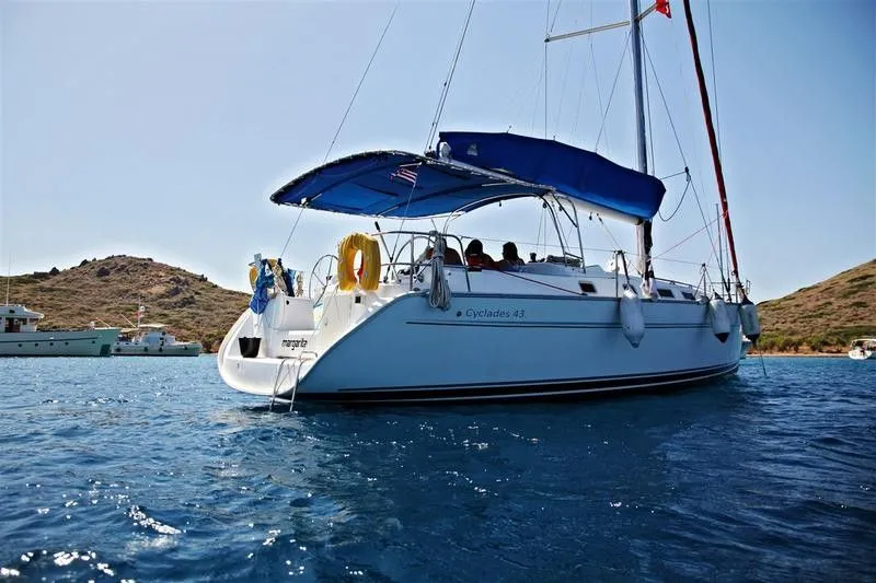 13.26м аренда Beneteau Cyclades 43.4 в Бодрум - Fotoğraf 1