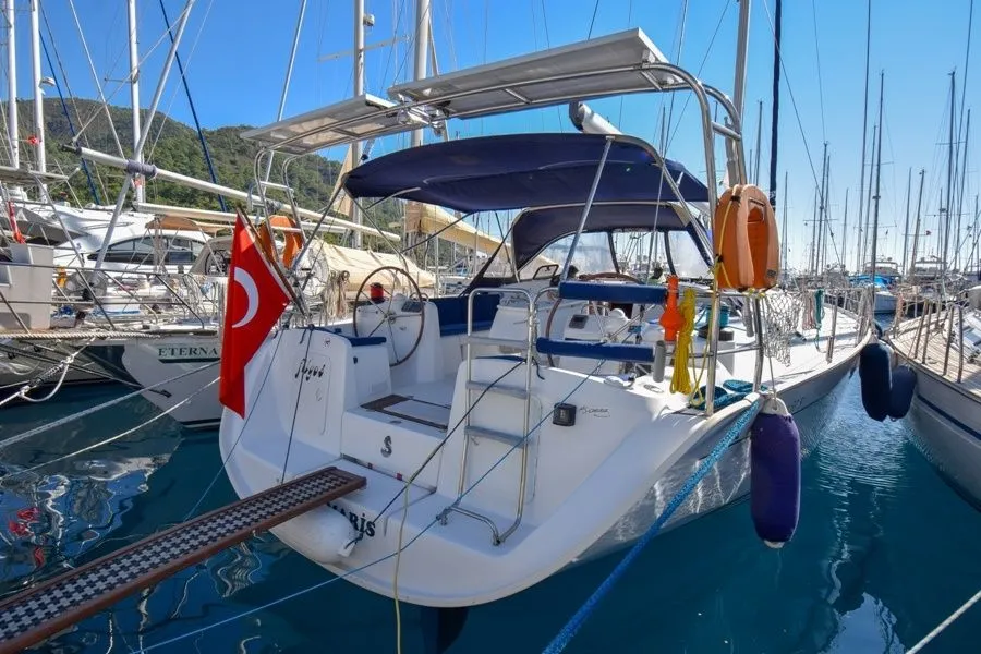 Rent a 15.65m Sailing Yacht Beneteau Cyclades 50 in Marmaris - Fotoğraf 1