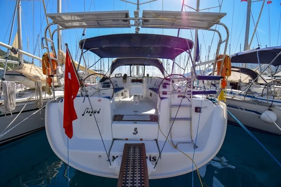 Rent a 15.65m Sailing Yacht Beneteau Cyclades 50 in Marmaris - Fotoğraf 3