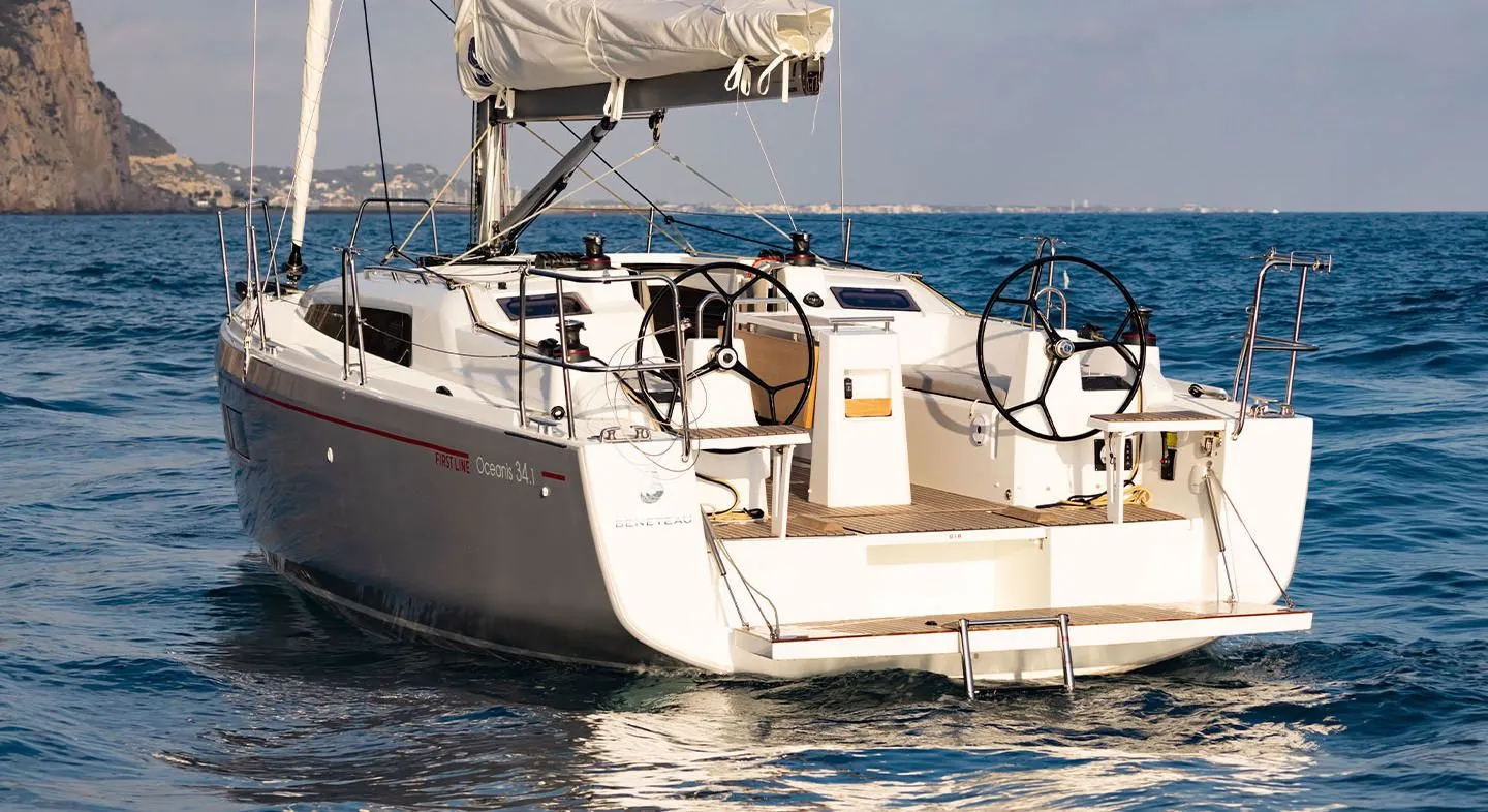 Explore Fethiye on a 10.77m Rental Beneteau Oceanis 34.1 - Fotoğraf 4