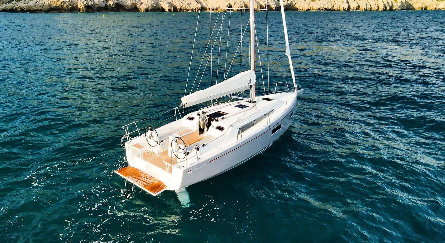 Explore Fethiye on a 10.77m Rental Beneteau Oceanis 34.1 - Fotoğraf 1